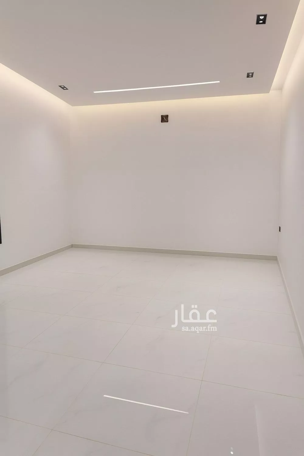 5 bedroom villa in Al Janadriyah 7