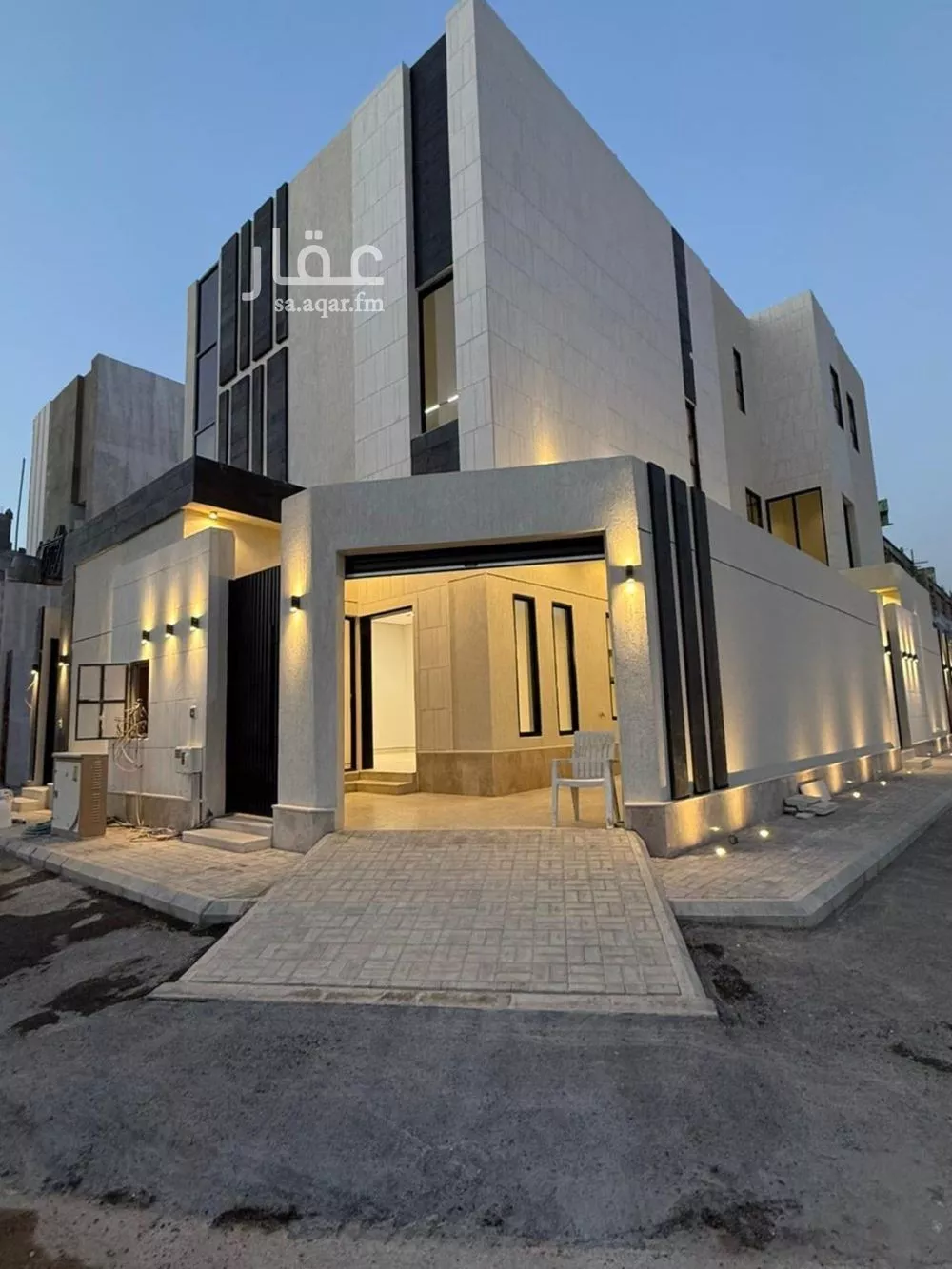 5 bedroom villa in Al Janadriyah 2