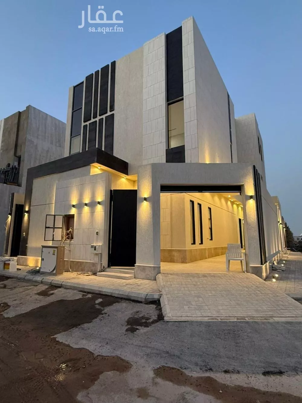 5 bedroom villa in Al Janadriyah 3