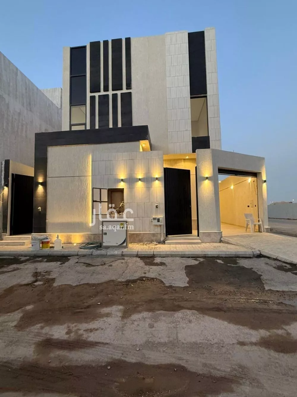 5 bedroom villa in Al Janadriyah 4