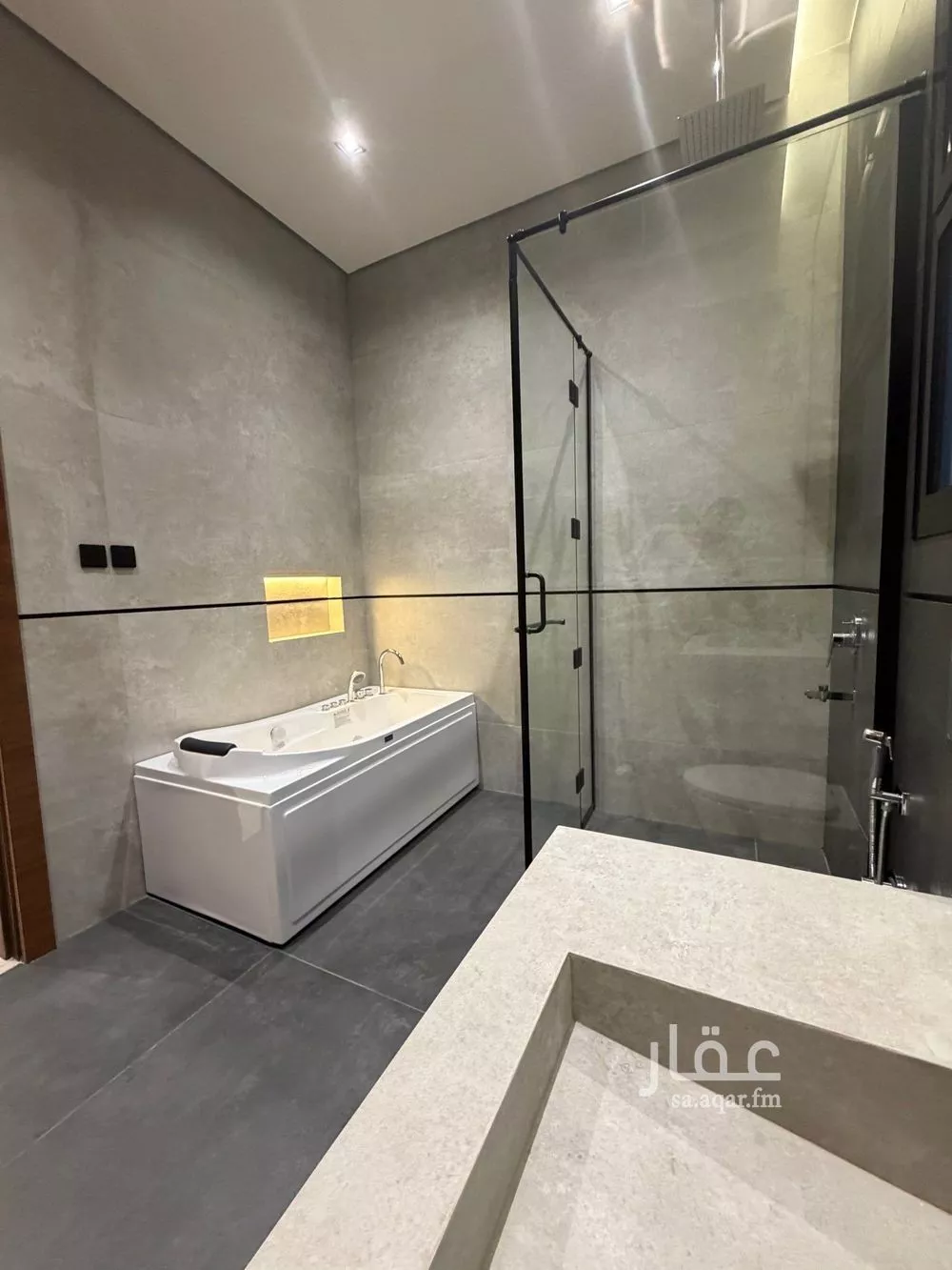 6 bedroom villa in Al Malqa 7