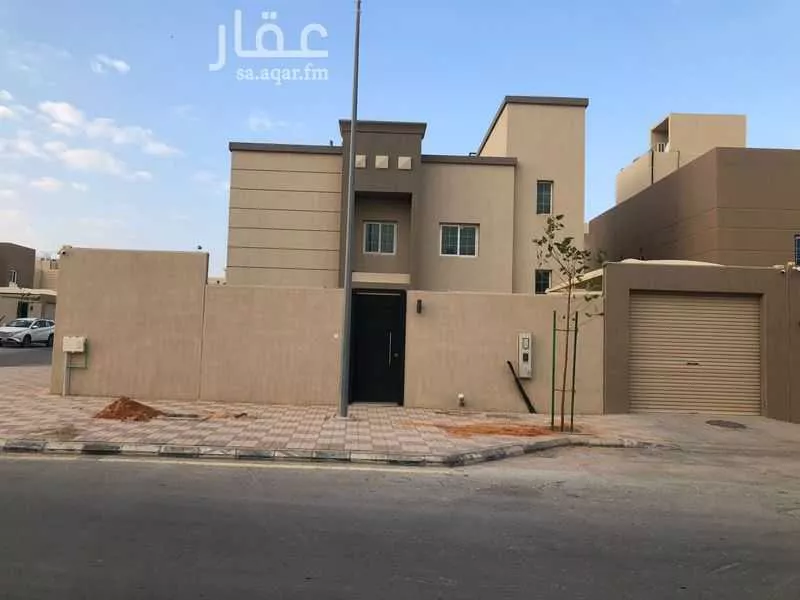 فيلا 5 غرف في العارض 6