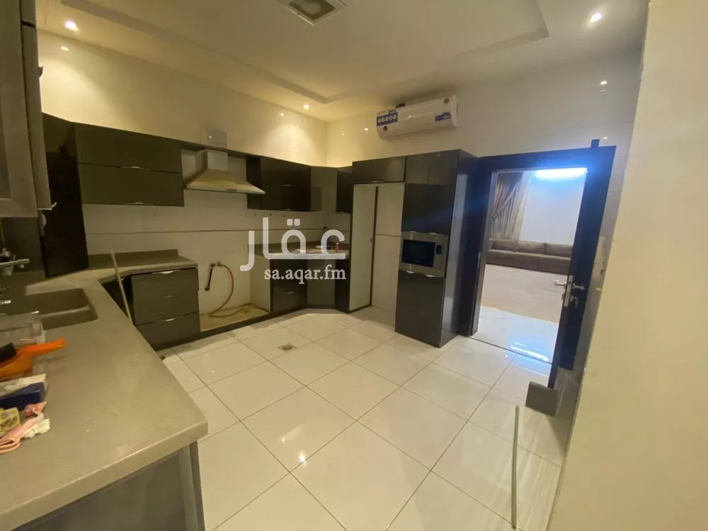 6 bedroom villa in Al Narjis 8