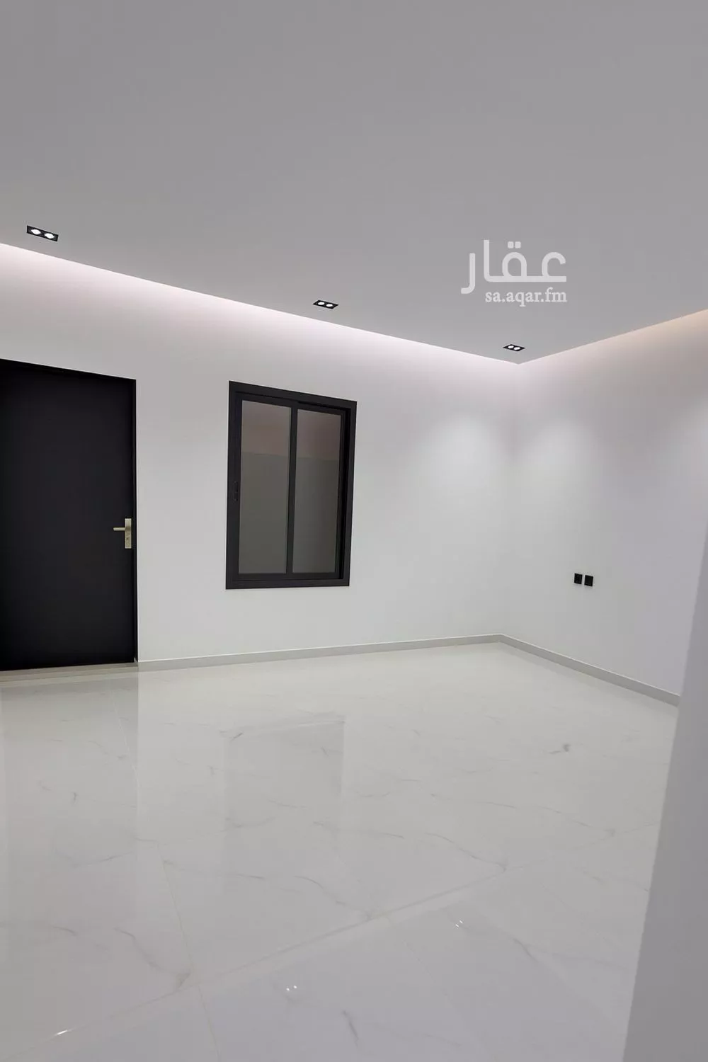 فيلا 4 غرف في الجنادرية 9