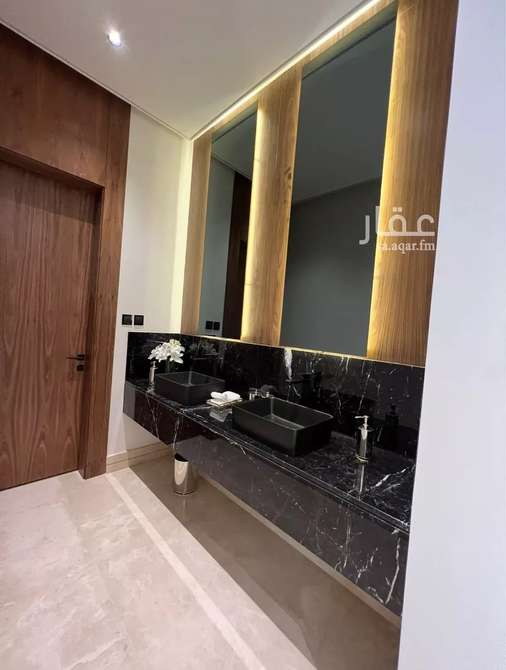6 bedroom villa in Al Malqa 13