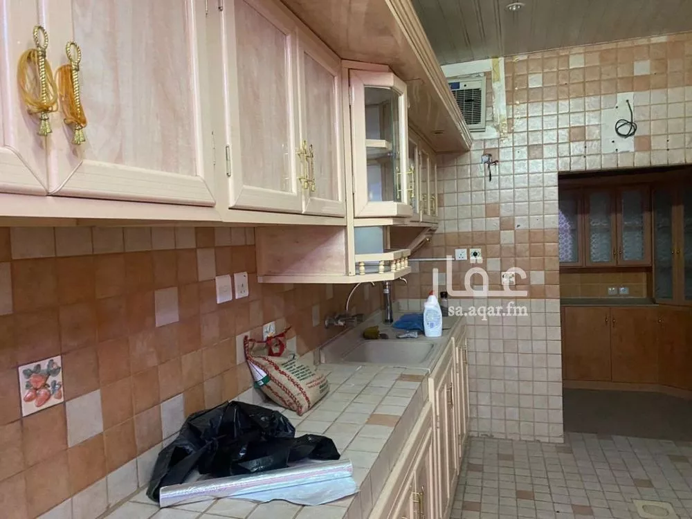 فيلا 6 غرف في العليا 4