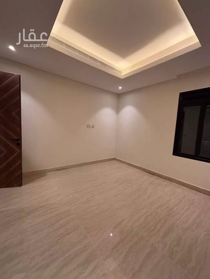 فيلا 5 غرف في الملقا 20