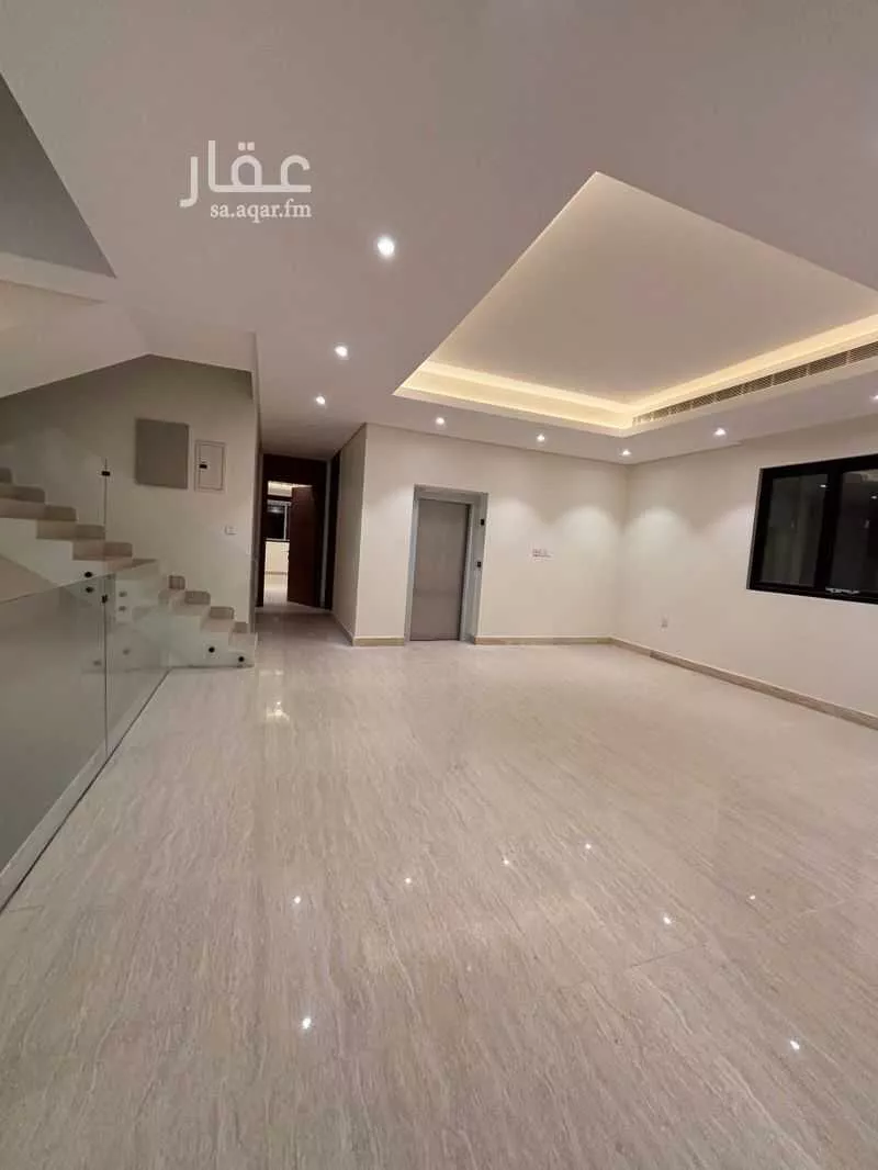فيلا 5 غرف في الملقا 26