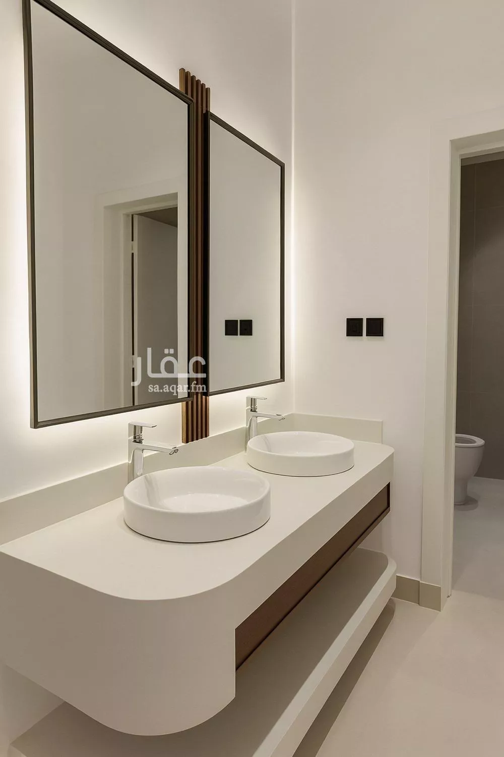 6 bedroom apartment in Al Janadriyah 7