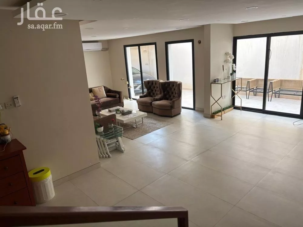 8 bedroom villa in Al Rawabi 7