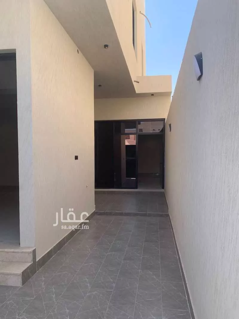 9 bedroom villa in Al Yarmouk 2