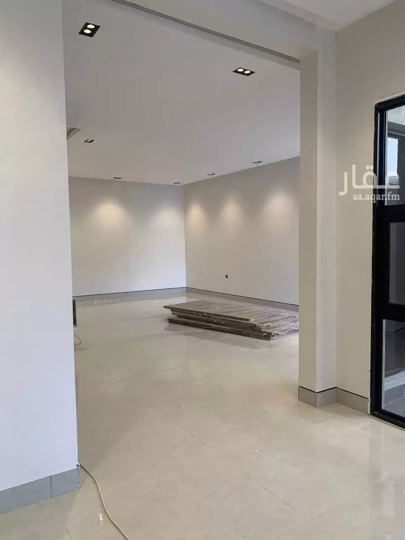 9 bedroom villa in Al Yarmouk 10