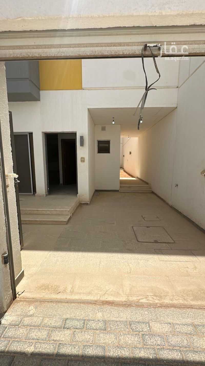 5 bedroom villa in Riyadh 11