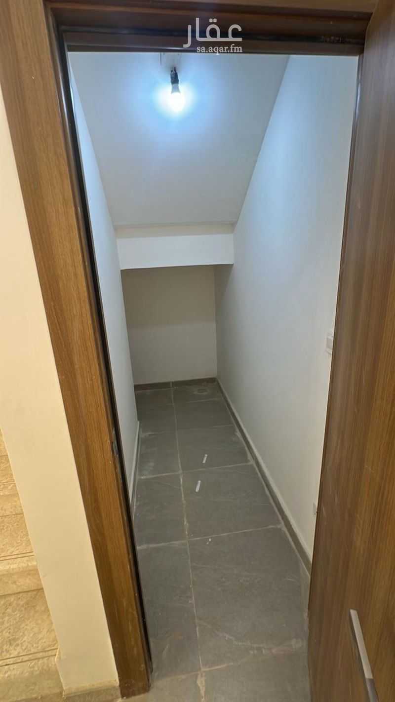 5 bedroom villa in Riyadh 12