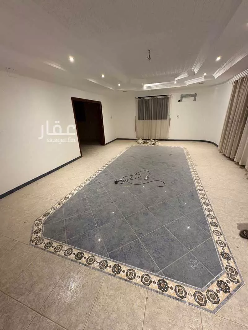 8 bedroom villa in Al Rawdah 6