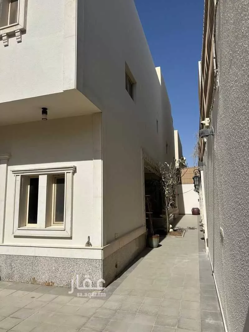 5 bedroom villa in Al Yasmin 18