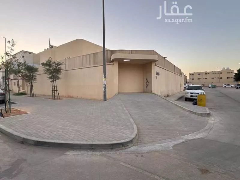 فيلا 8 غرف في العزيزية 6
