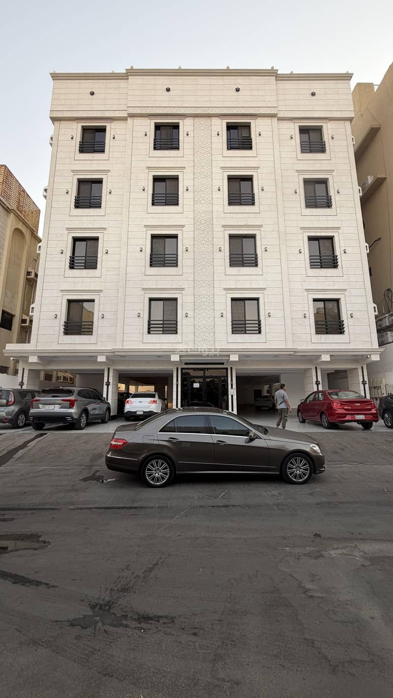 2 bedroom apartment in Al Bawadi, Jeddah 4