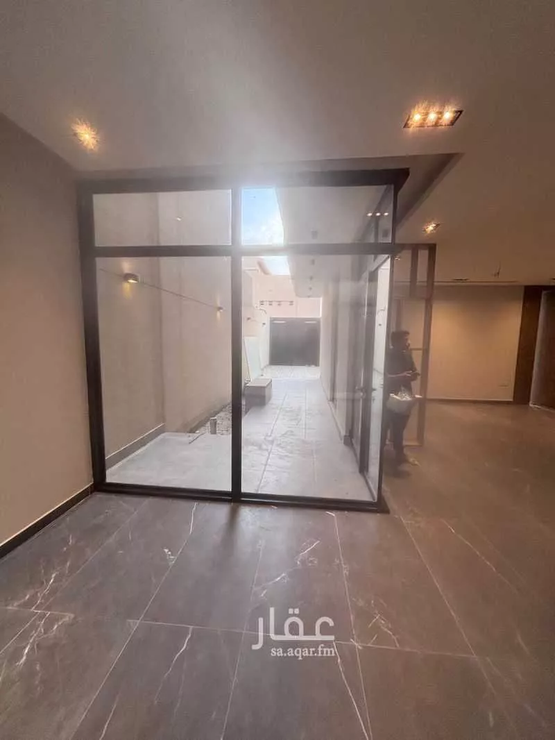 فيلا 5 غرف في العارض 12
