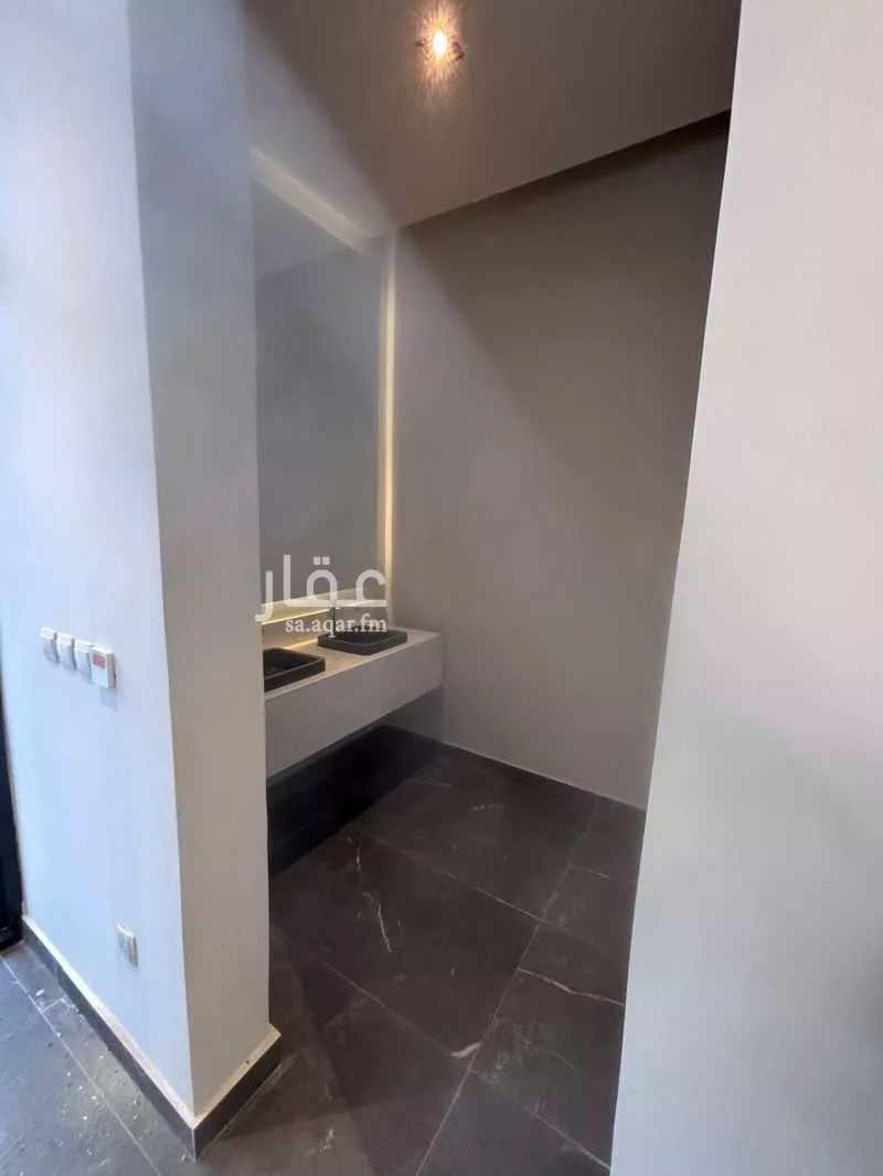 فيلا 5 غرف في العارض 6