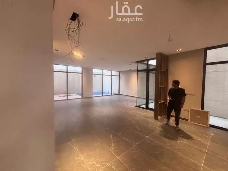 فيلا 5 غرف في العارض 7