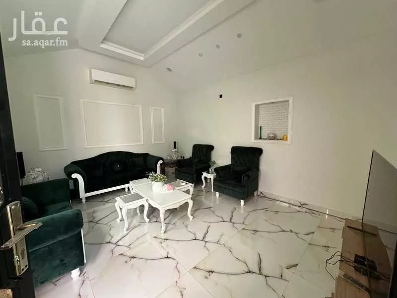 8 bedroom villa in Al Hazm 4