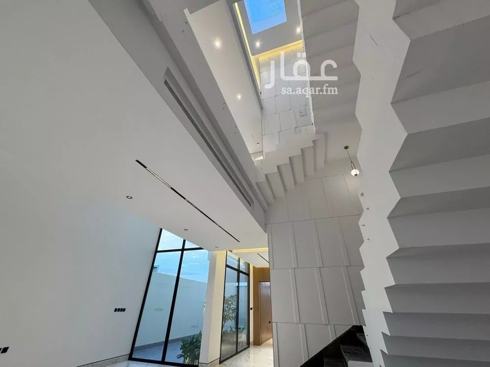 5 bedroom villa in Al Narjis 17