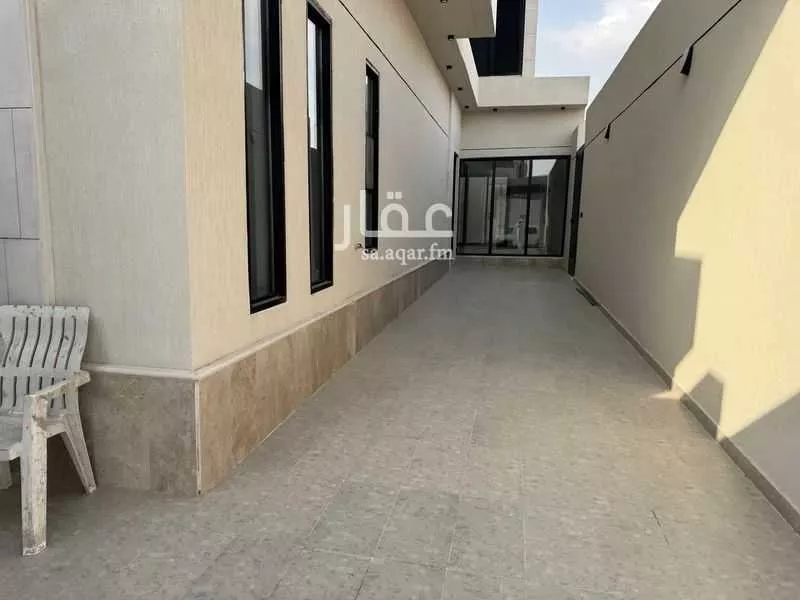 6 bedroom villa in Al Janadriyah 3