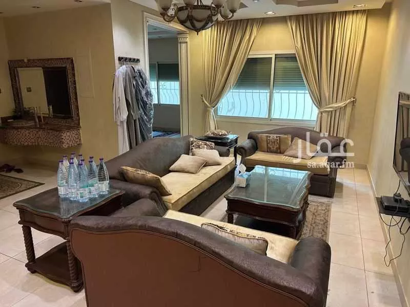 فيلا 8 غرف في الملقا 6