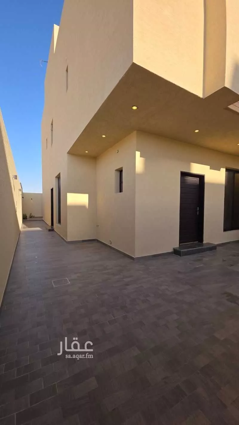 4 bedroom villa in Al Aridh 14