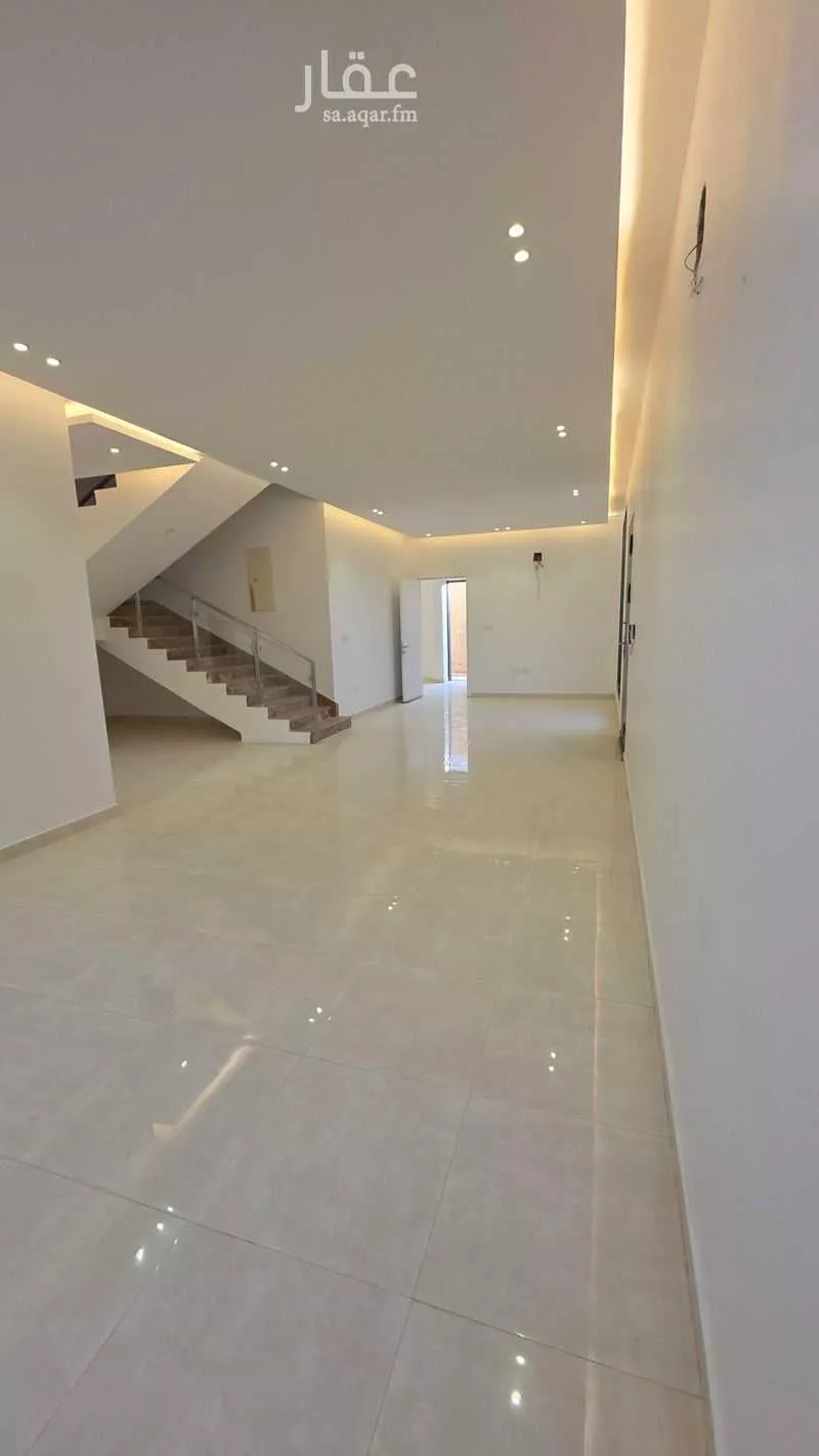 4 bedroom villa in Al Aridh 9