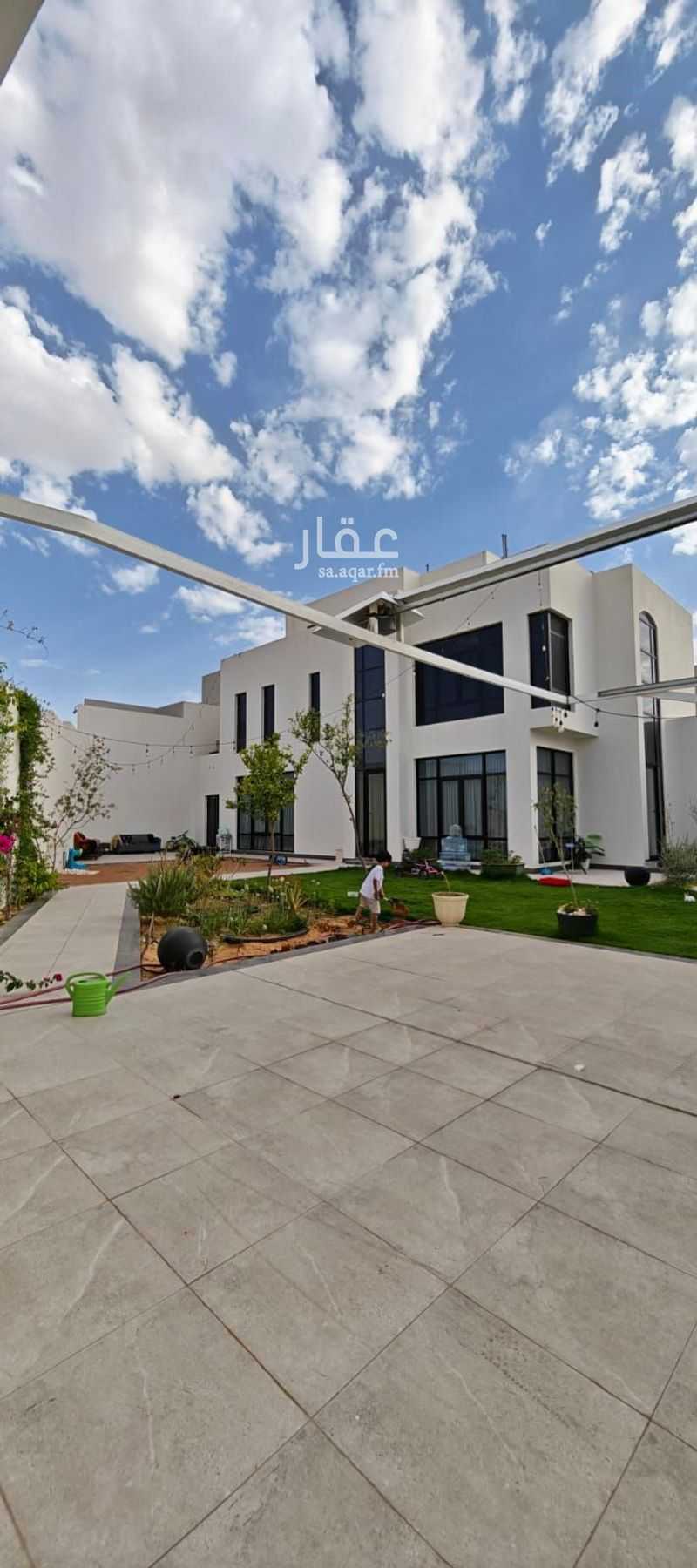 فيلا في القاع البارد