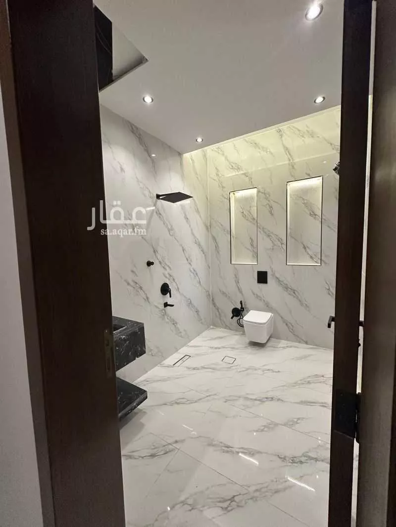 فيلا 9 غرف في الجنادرية 9