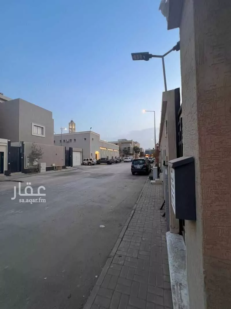 فيلا 7 غرف في الياسمين 9