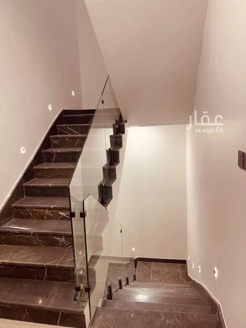 فيلا 4 غرف في الرمال 3