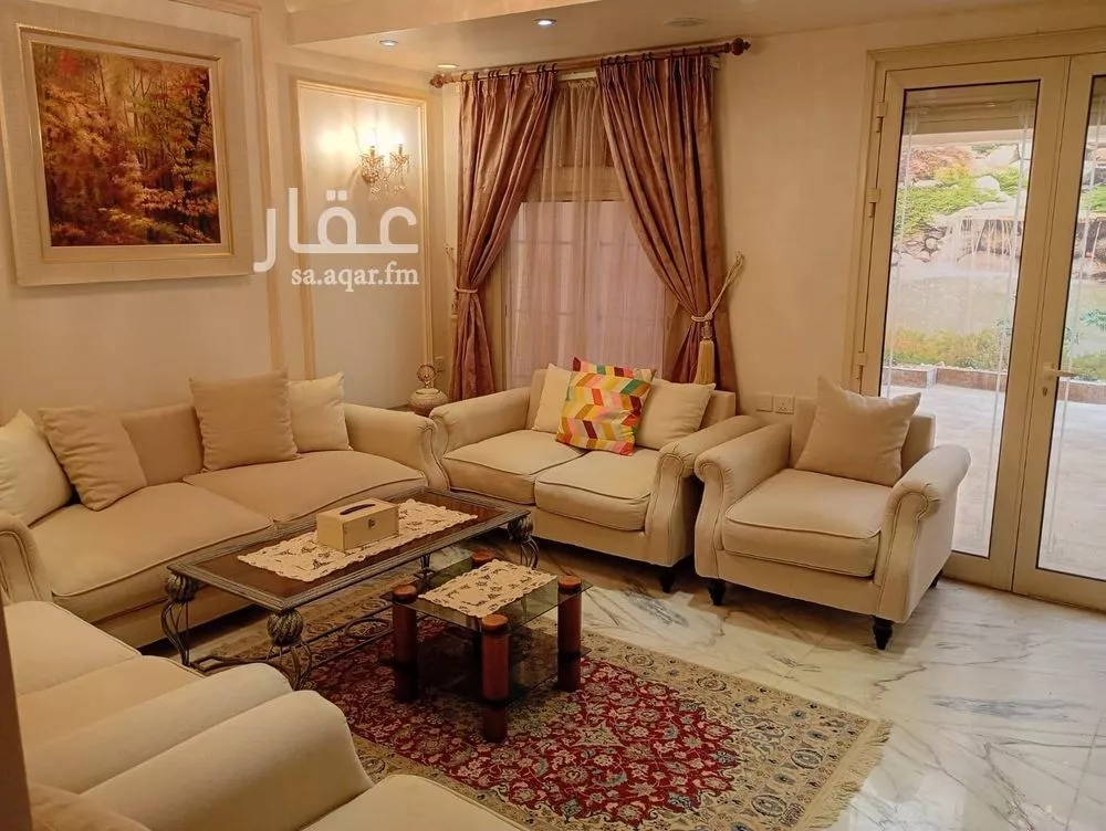 فيلا 6 غرف في العقيق 18