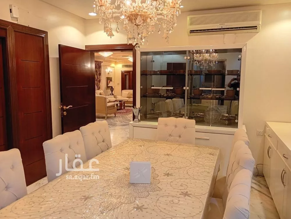 فيلا 6 غرف في العقيق 8