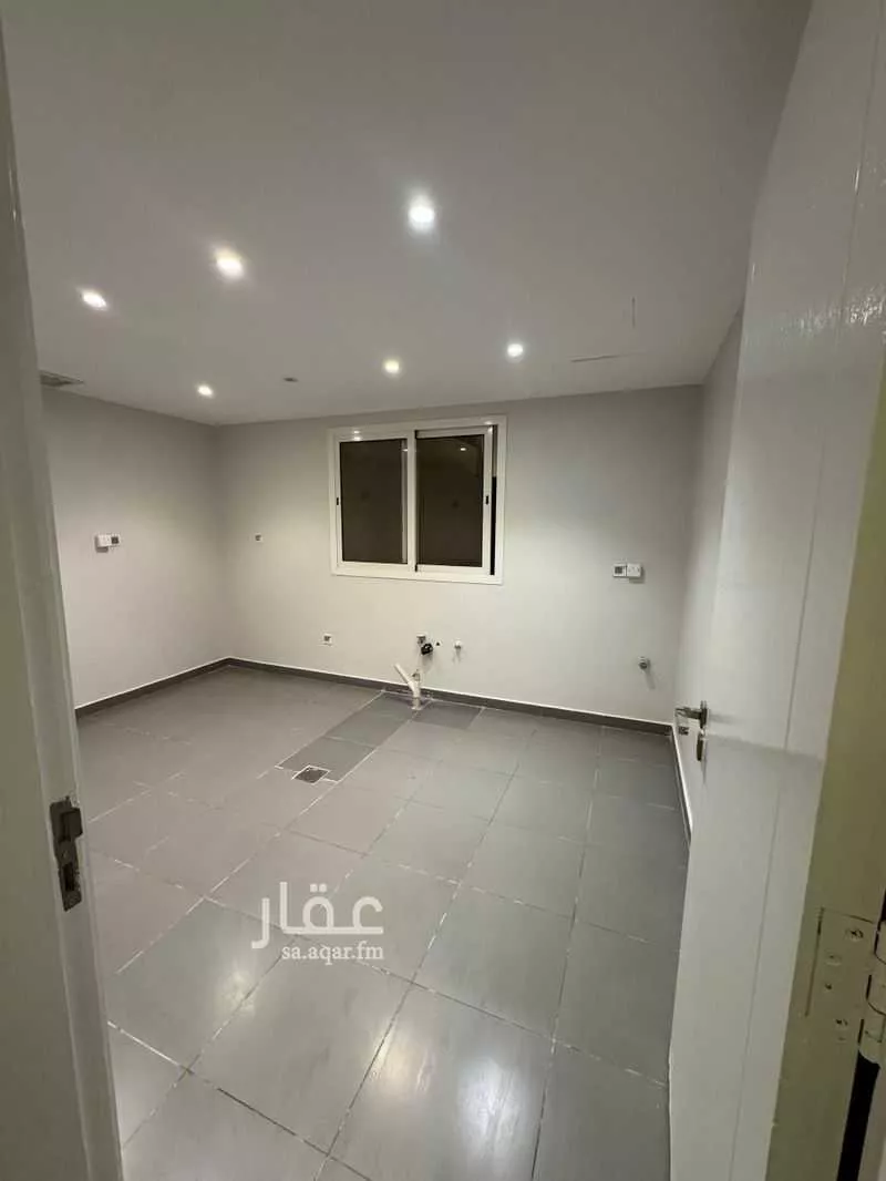 فيلا 5 غرف في الرمال 10