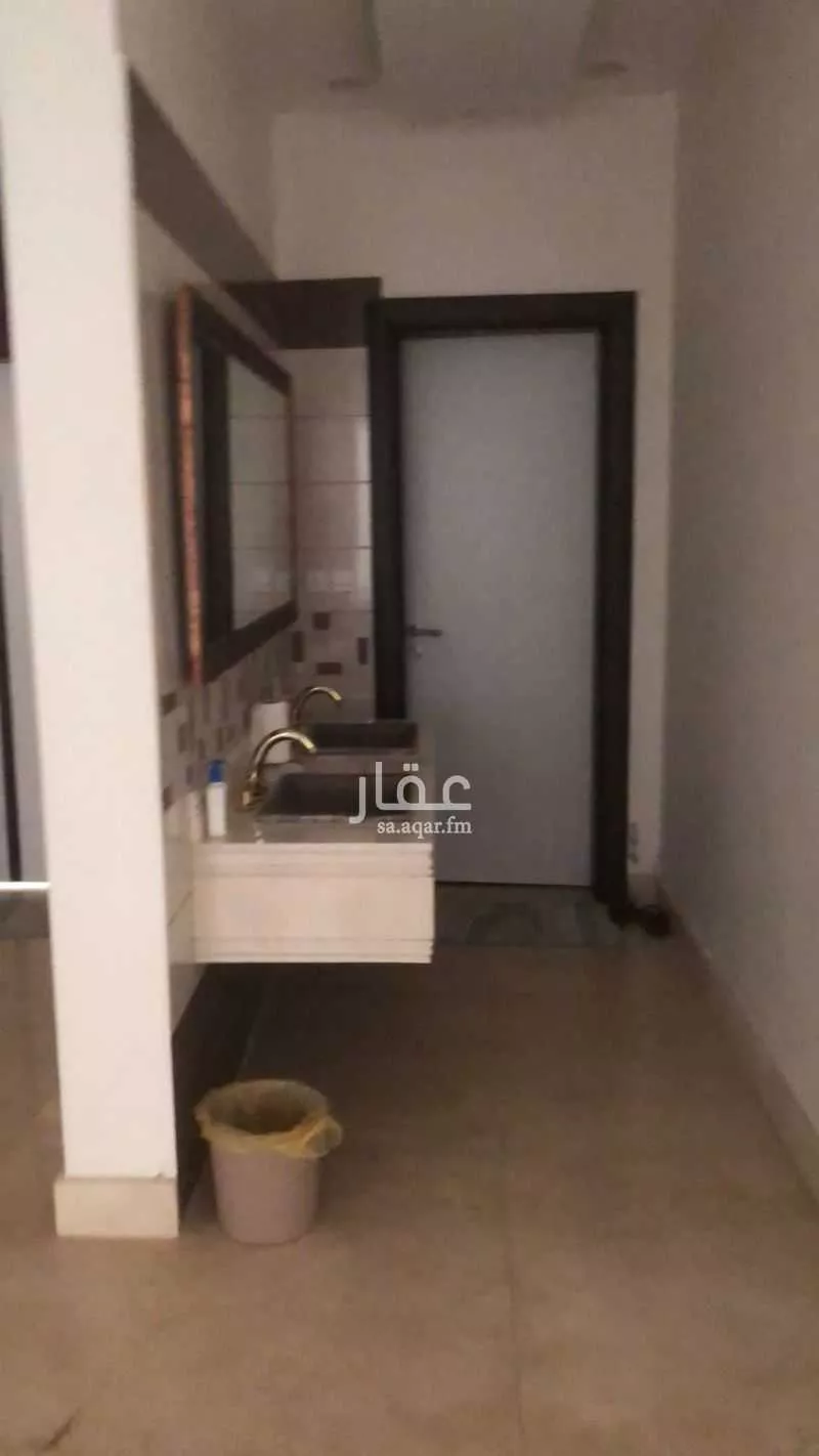 6 bedroom apartment in Al Sahafah 10