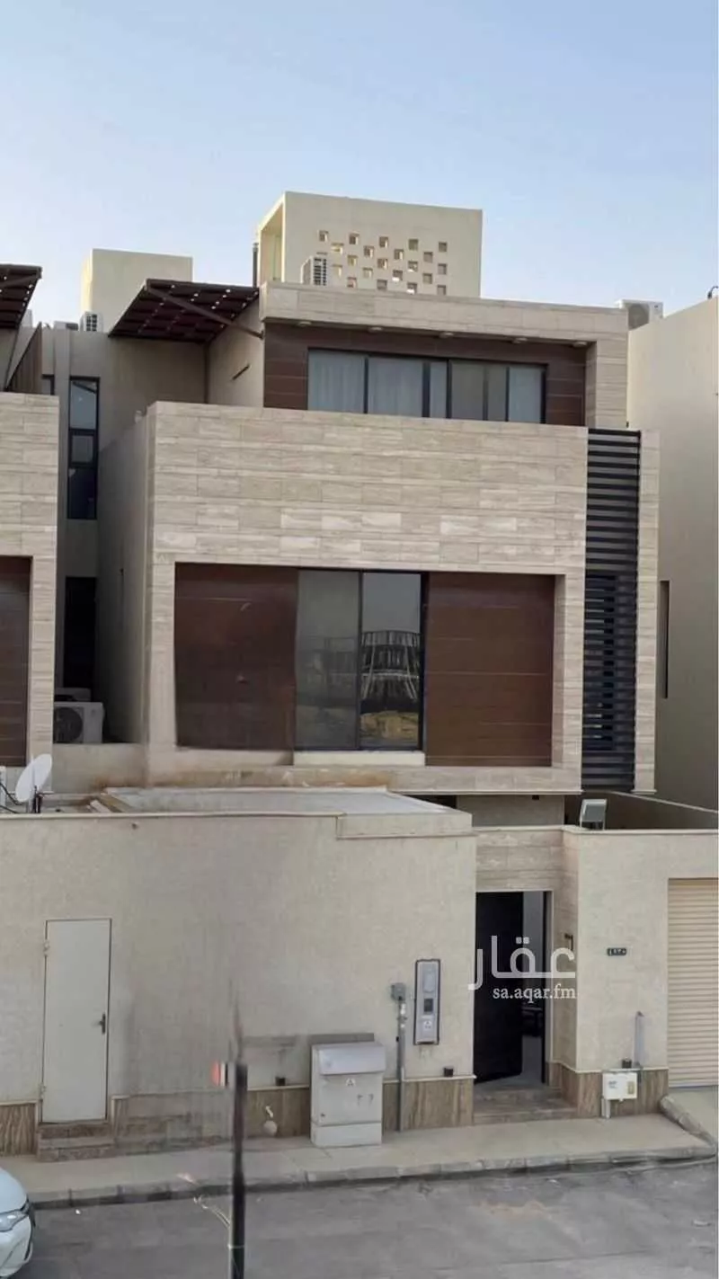 فيلا 4 غرف في العارض 5