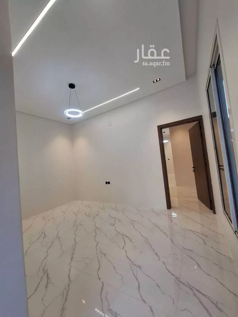 فيلا 5 غرف في الحزم 8