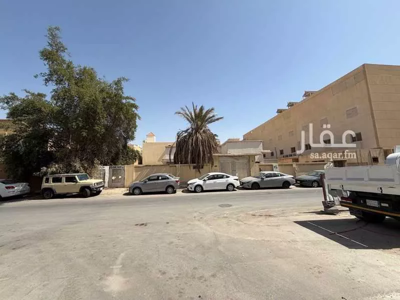 1085 sqm land in Ad Dhubbat 2