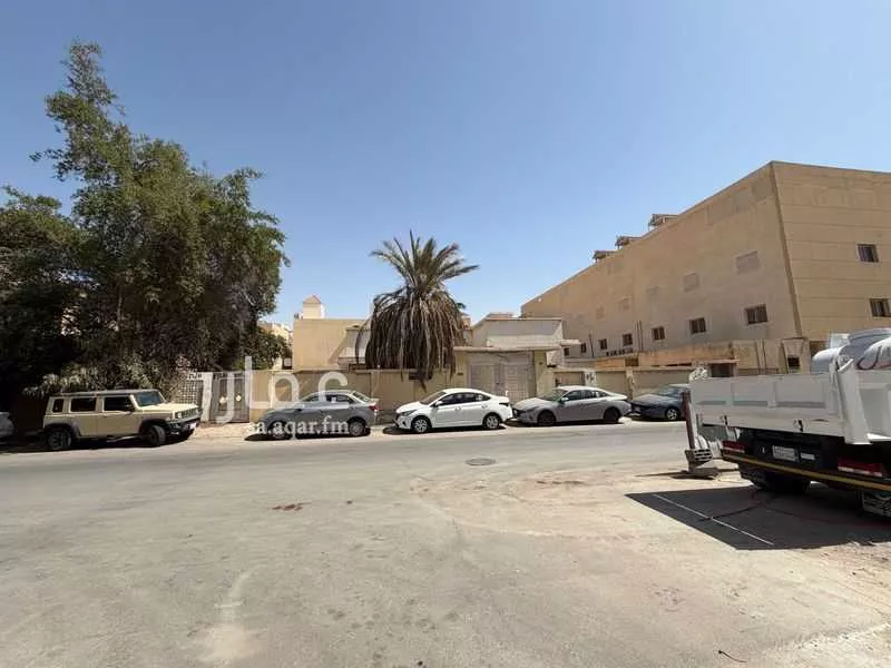 1085 sqm land in Ad Dhubbat 3