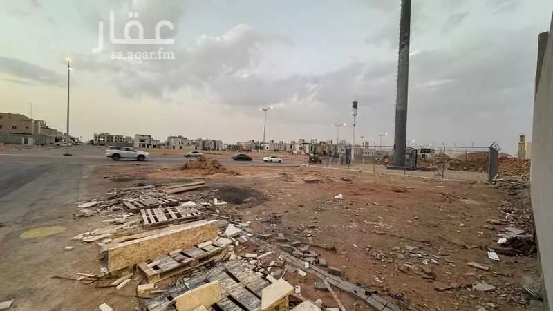 438 sqm land in Al Mahdiyyah 4
