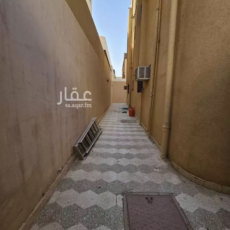 8 bedroom villa in Dhahrat Al Badiah 2