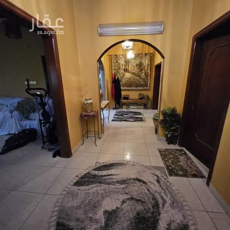 8 bedroom villa in Dhahrat Al Badiah 5
