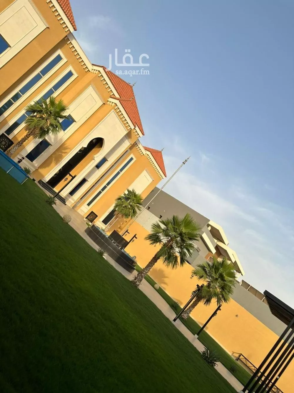 فيلا 10 غرف في الرمال 3