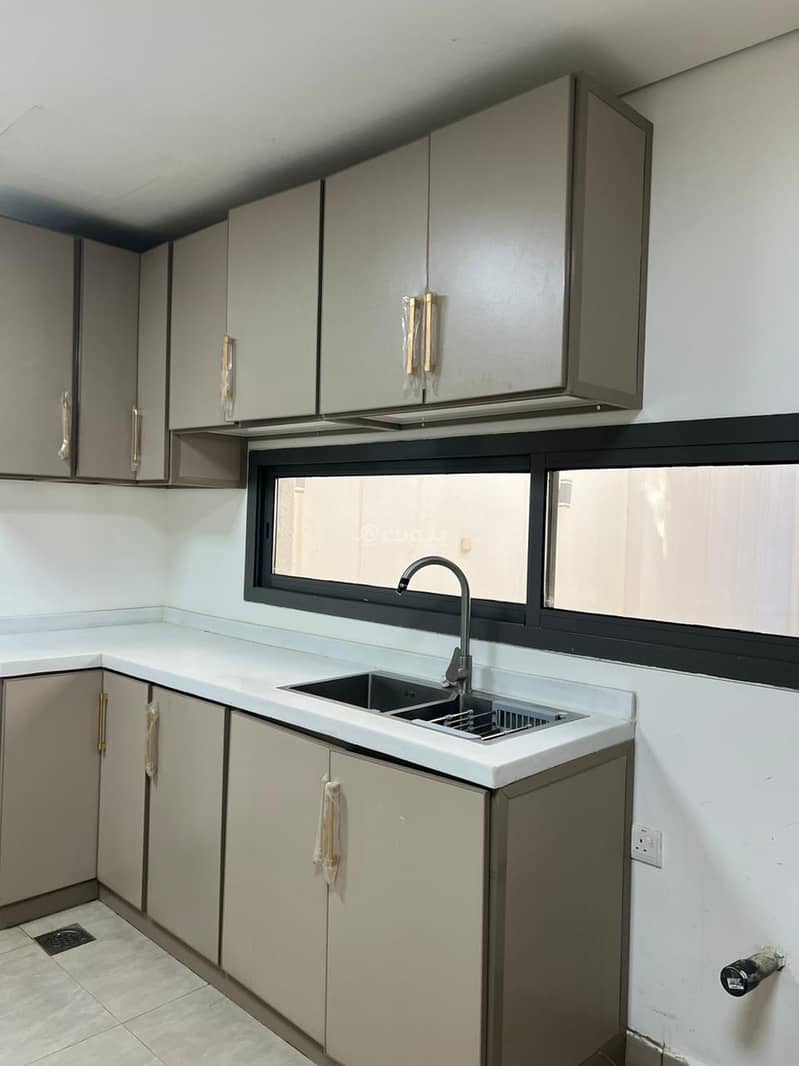 4 bedroom villa in Khuzam, Riyadh 13