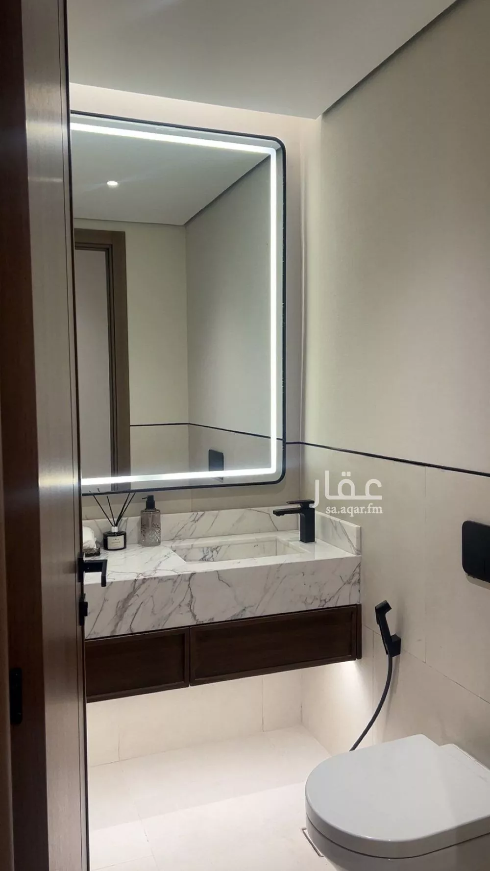 4 bedroom villa in Al Janadriyah 6