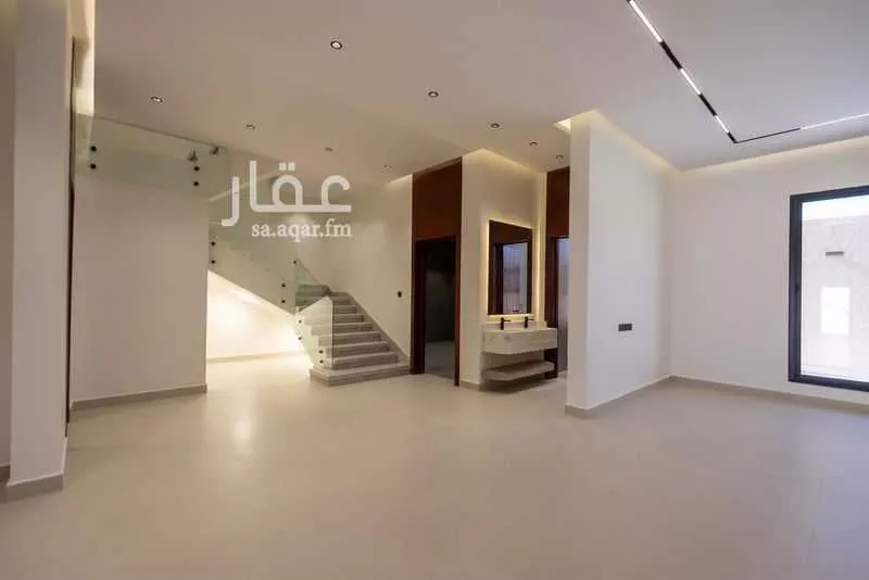 6 bedroom villa in Ash Sharq 11